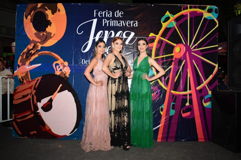 Exhiben fotografías oficiales de Mariana, Karina y Galilea, candidatas